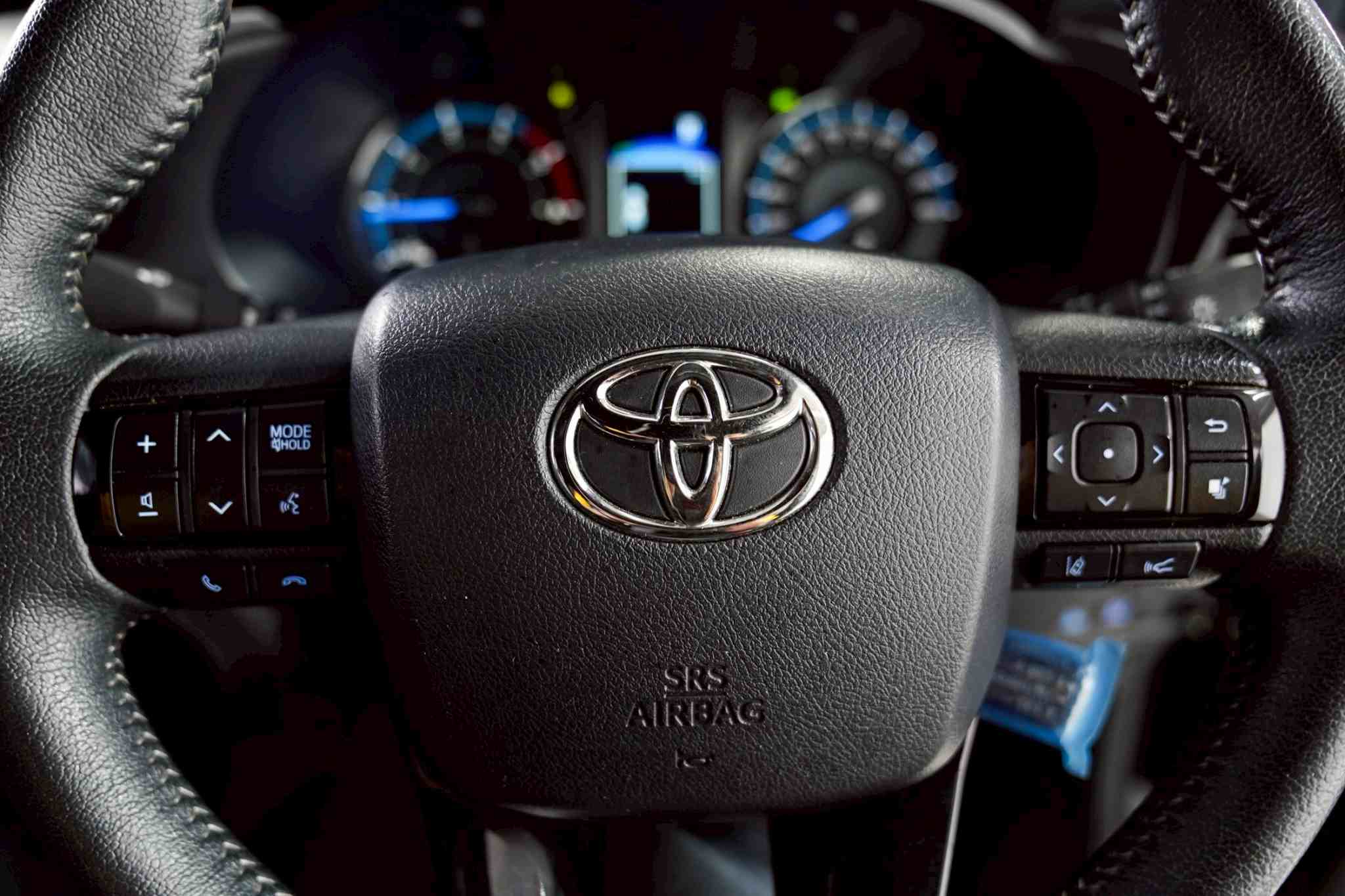 2021 TOYOTA HILUX REVO Double Cab 2.4 ROCCO 2WD AT