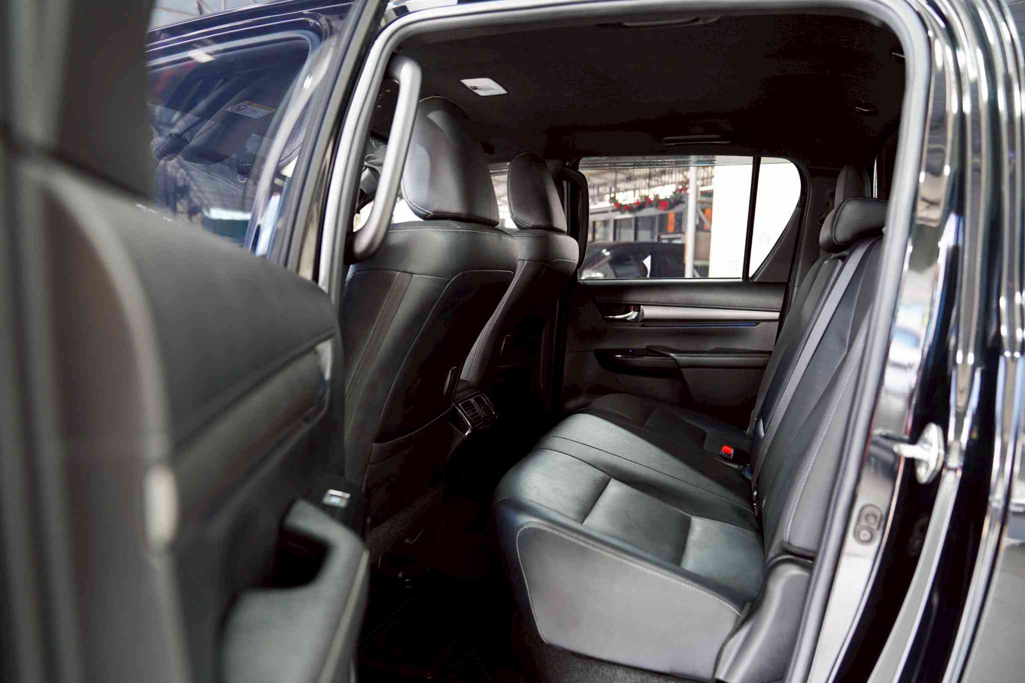 2021 TOYOTA HILUX REVO Double Cab 2.4 ROCCO 2WD AT