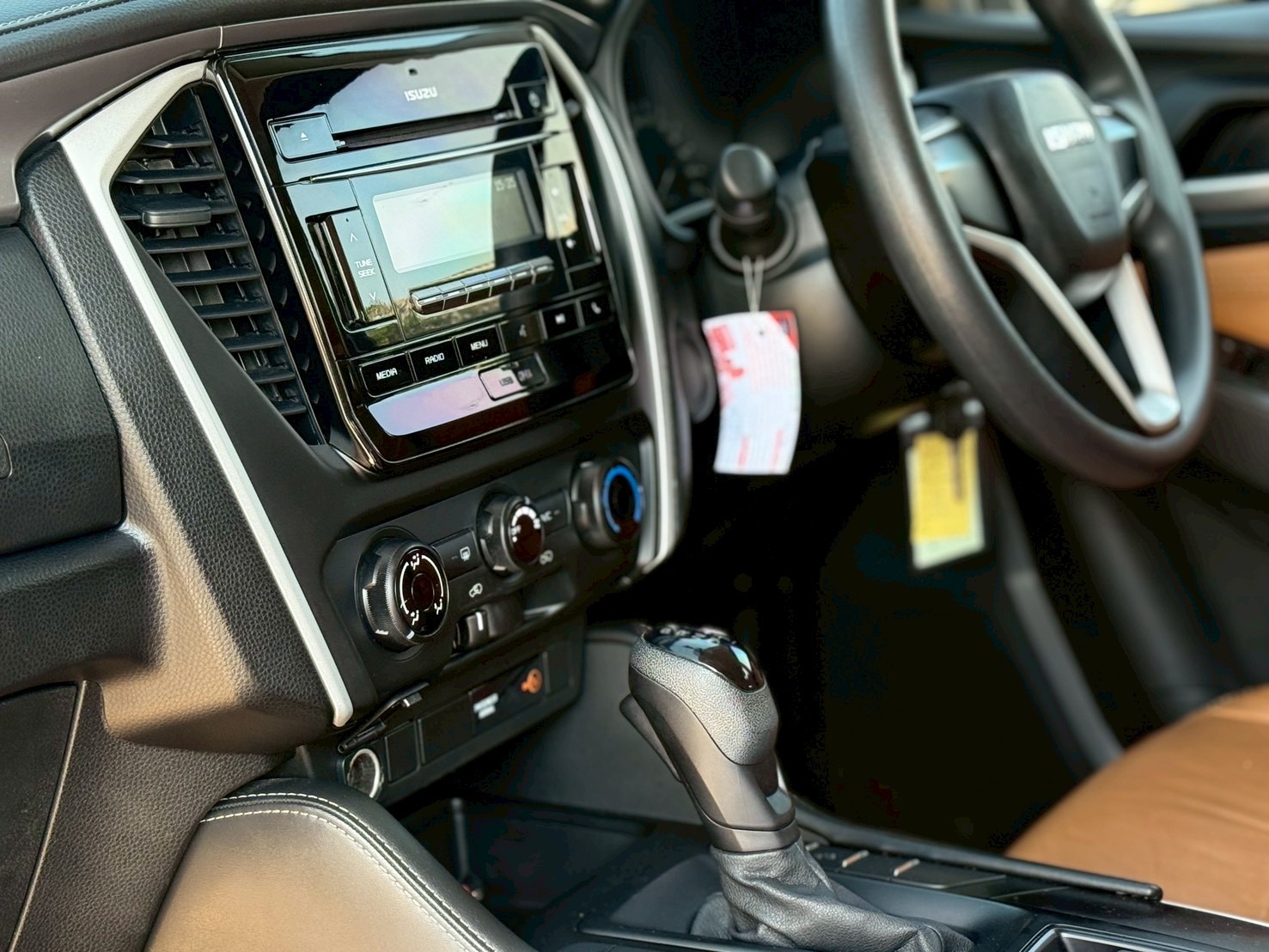 2020 ISUZU MUX  Active 7st Auto 6sp RWD 1.9DCT