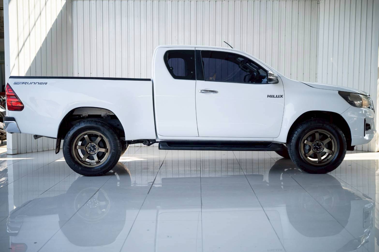 2016 TOYOTA HILUX REVO 2.4 E PLUS