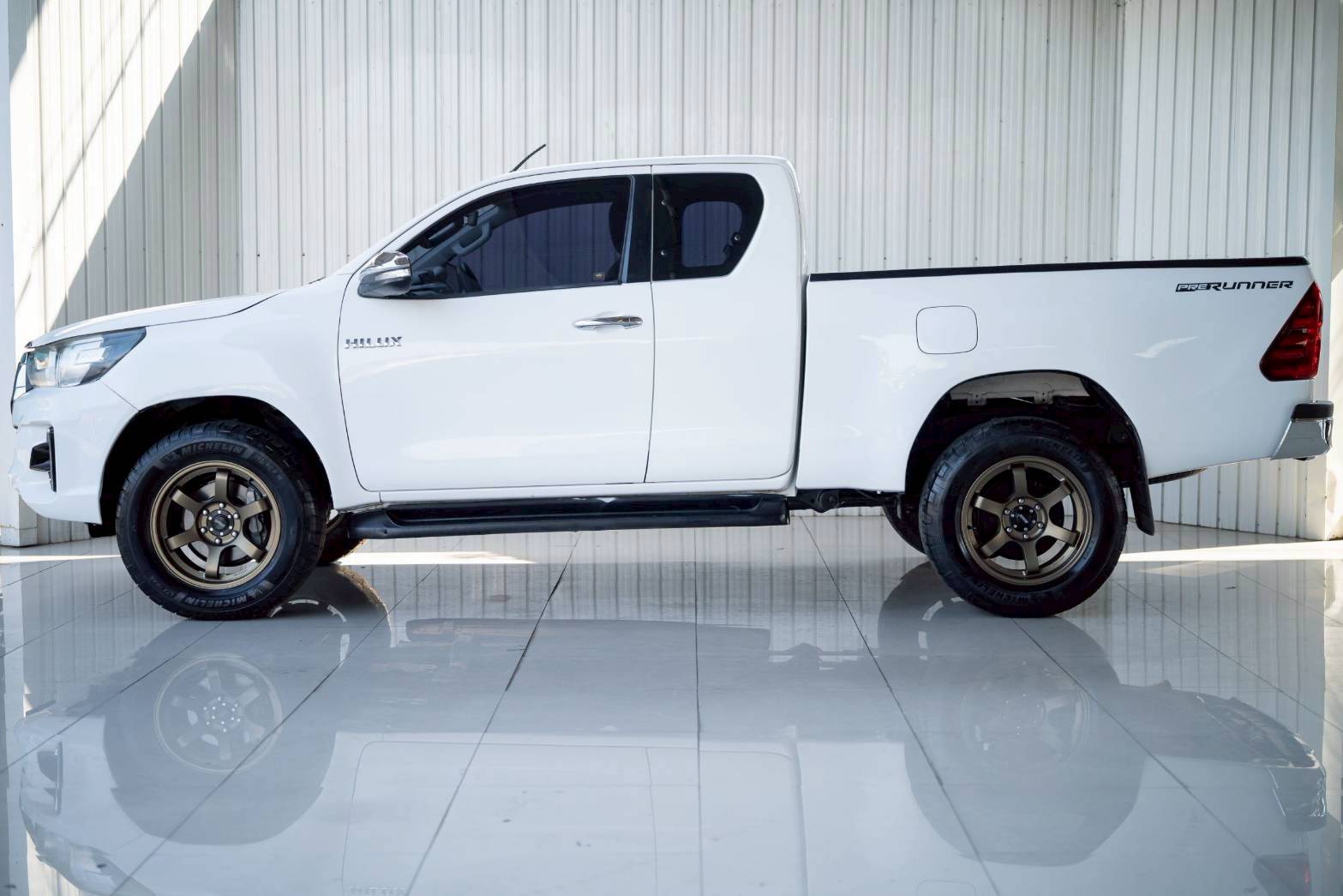 2016 TOYOTA HILUX REVO 2.4 E PLUS