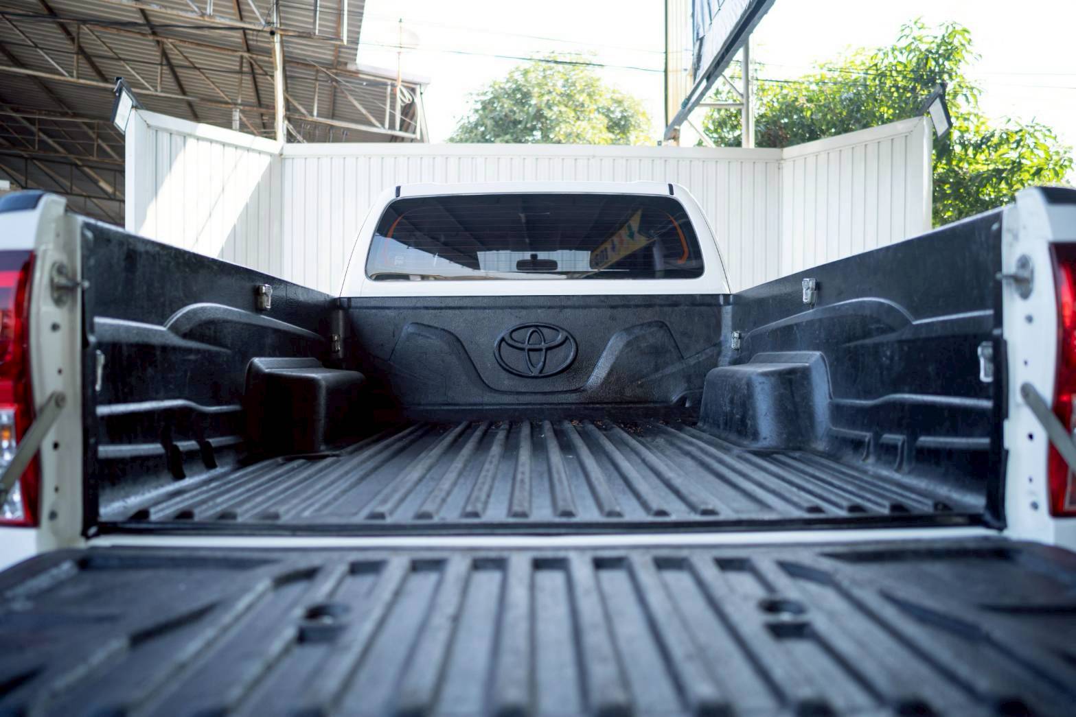 2016 TOYOTA HILUX REVO 2.4 E PLUS