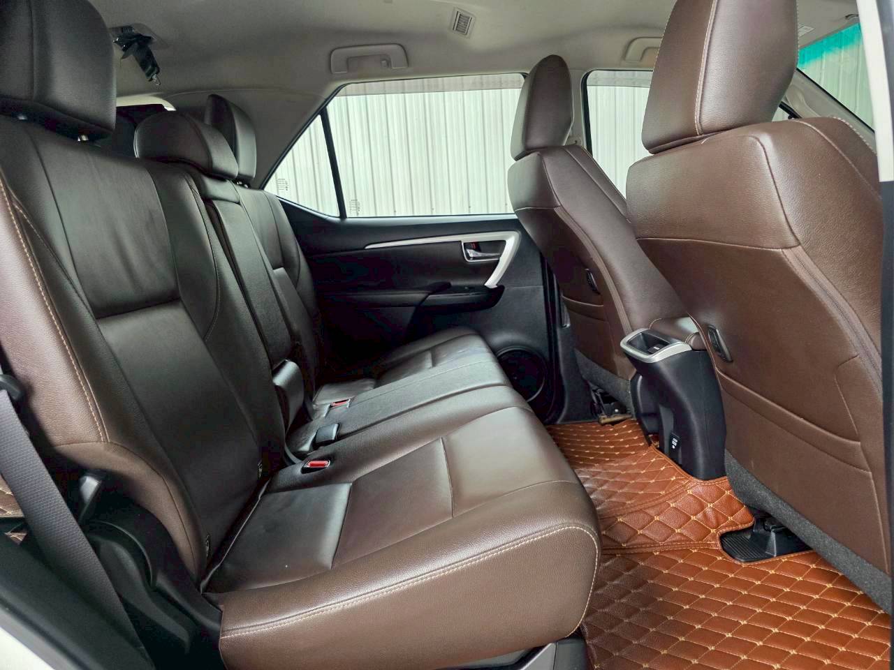 2019 TOYOTA FORTUNER 2.4 V 4WD