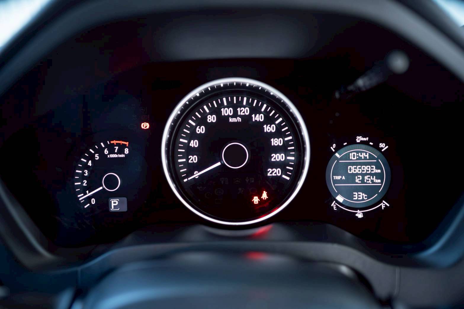 2015 HONDA HRV 1.8 E