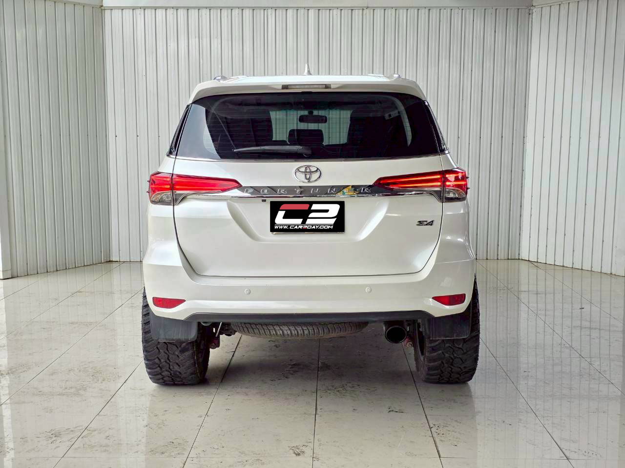 2019 TOYOTA FORTUNER 2.4 V 4WD