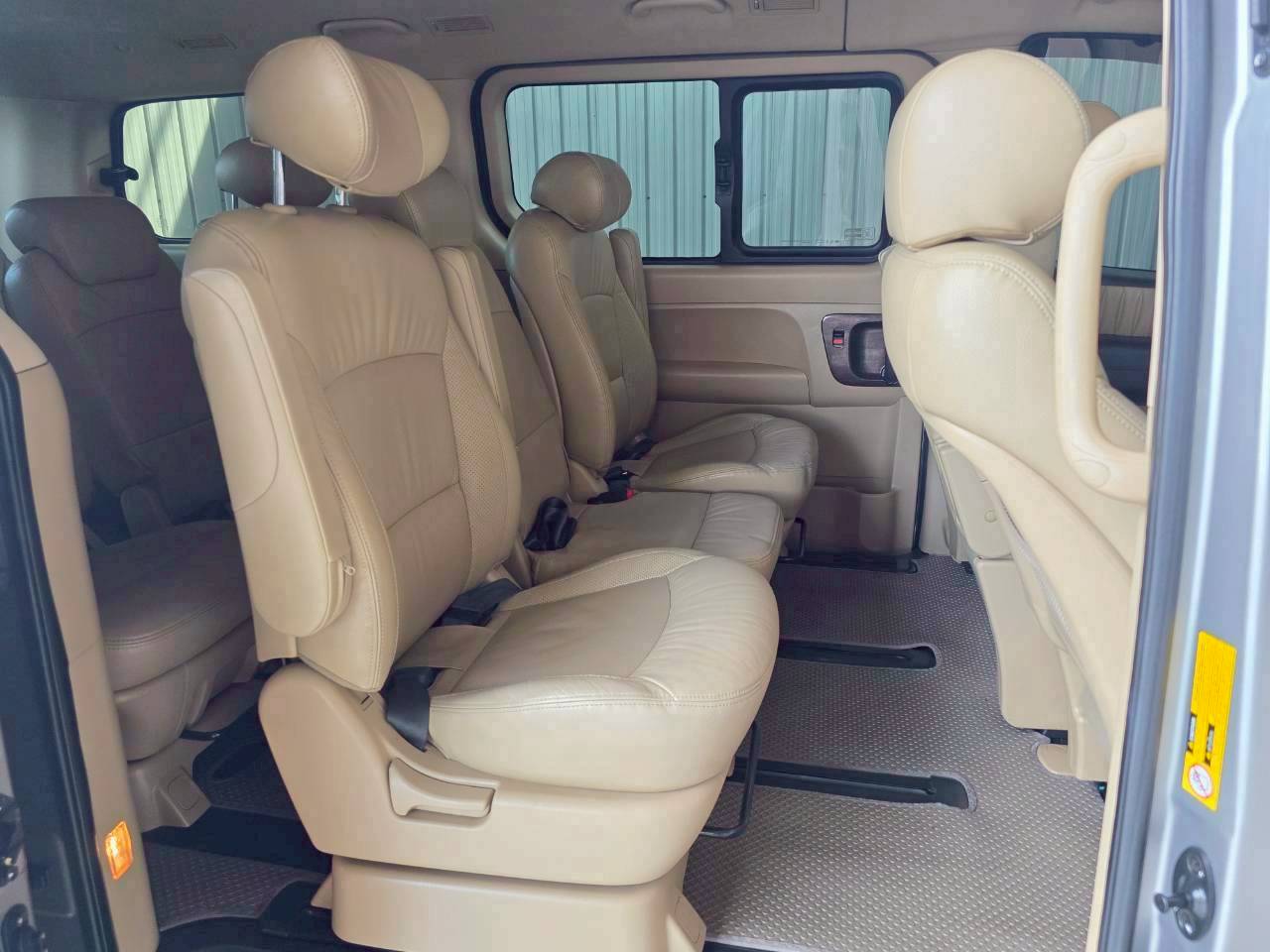 2016 HYUNDAI H1 DELUXE