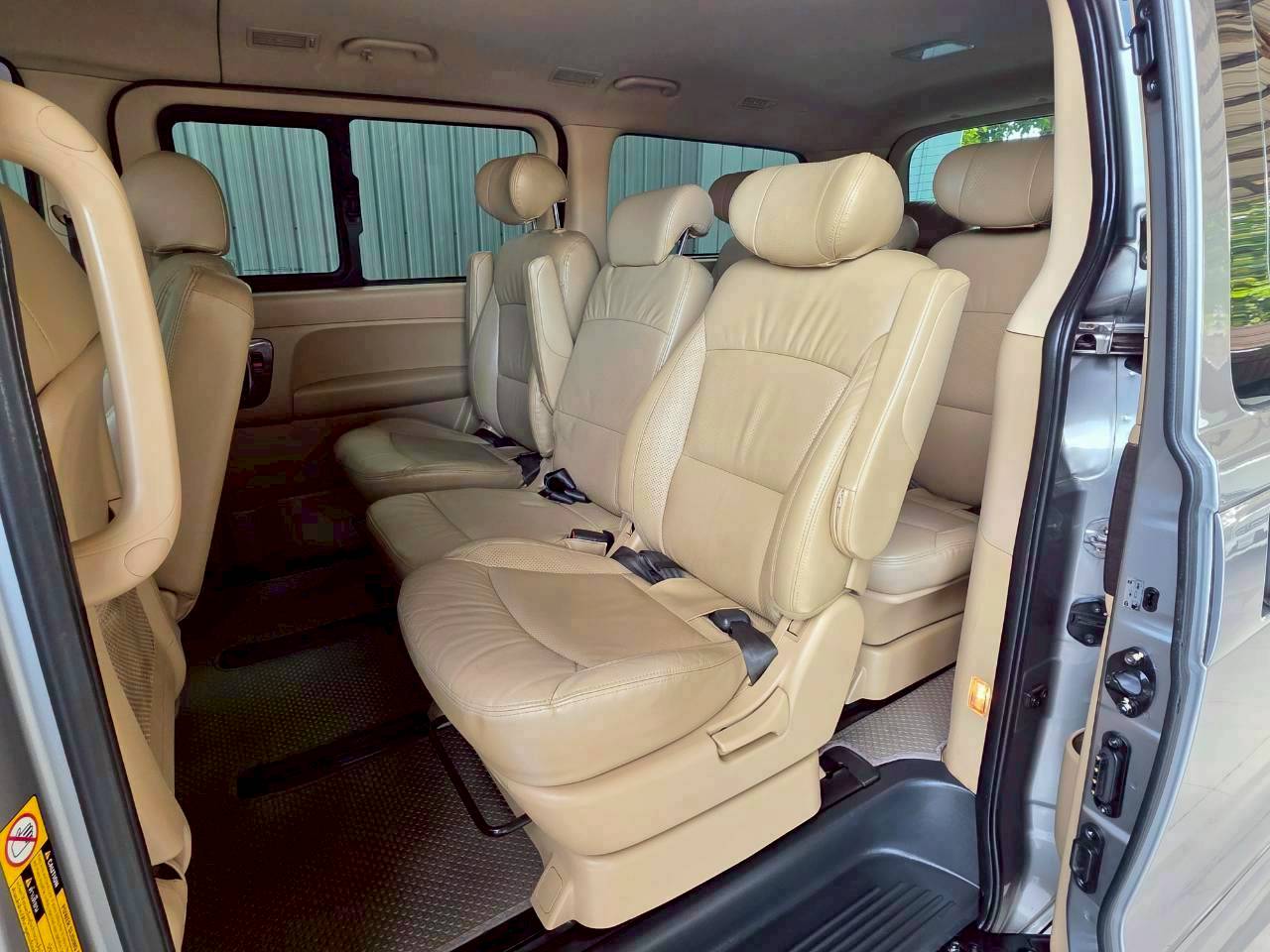 2016 HYUNDAI H1 DELUXE