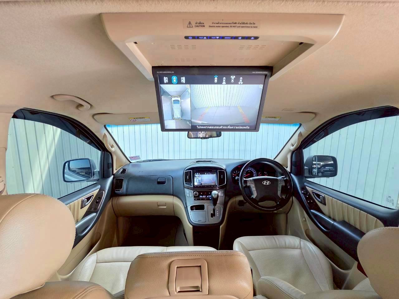 2016 HYUNDAI H1 DELUXE