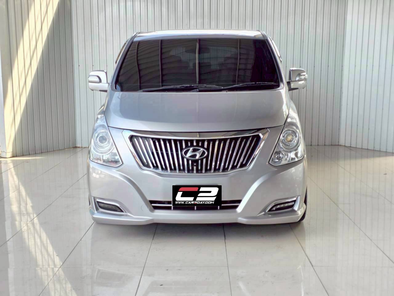 2016 HYUNDAI H1 DELUXE
