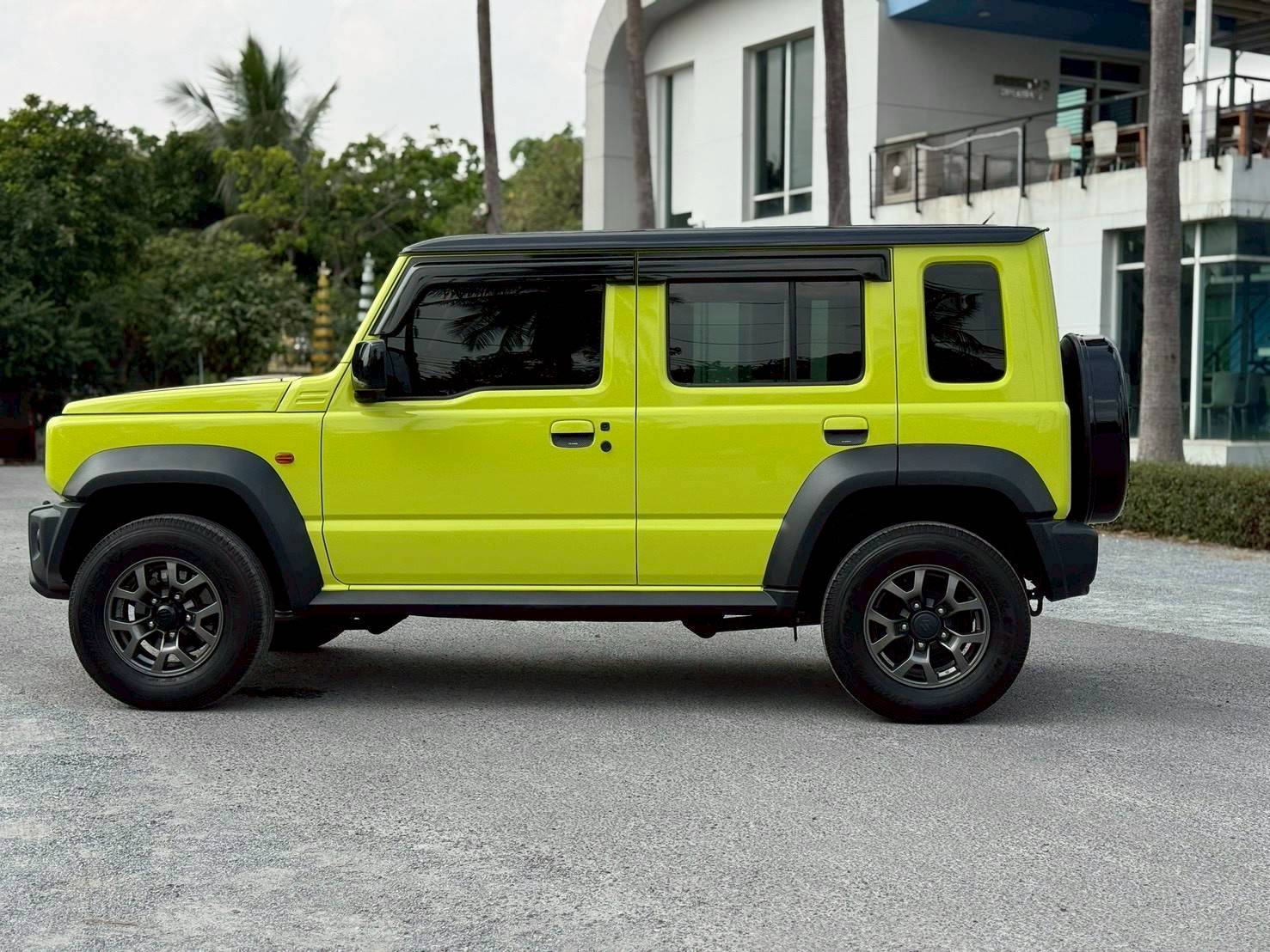 2023 Suzuki Jimny Alpha