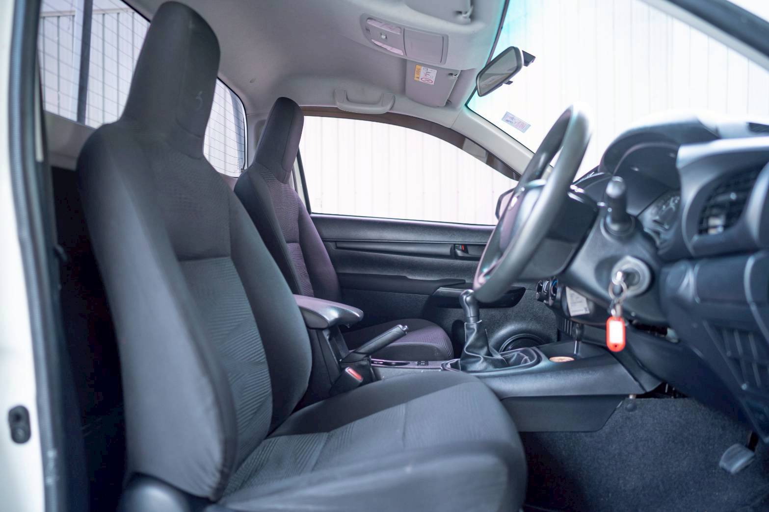 2020 TOYOTA HILUX REVO 2.8 J PLUS