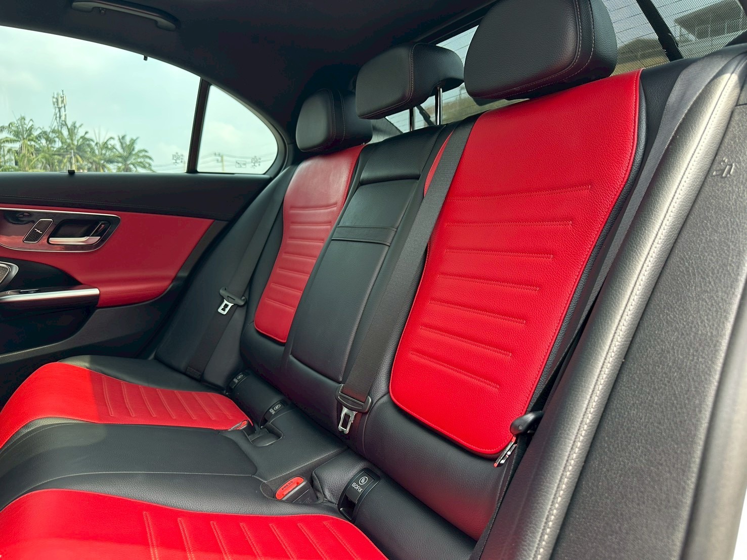 2023 Mercedes-Benz C350e AMG Dynamic
