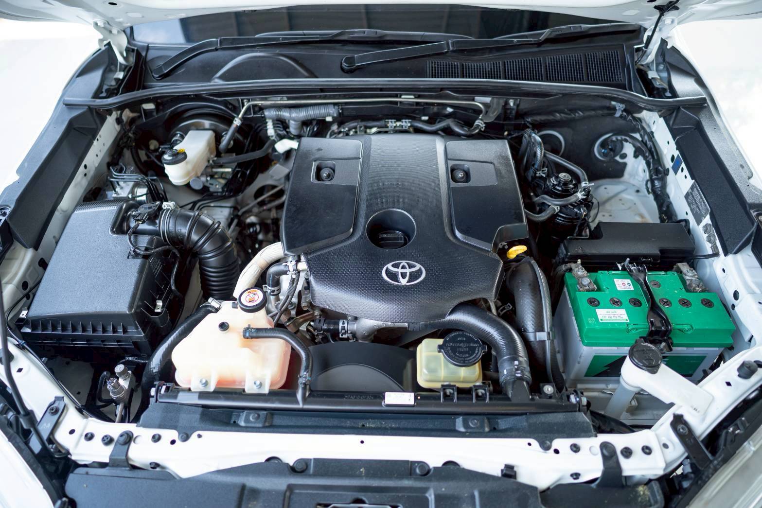 2020 TOYOTA HILUX REVO 2.8 J PLUS
