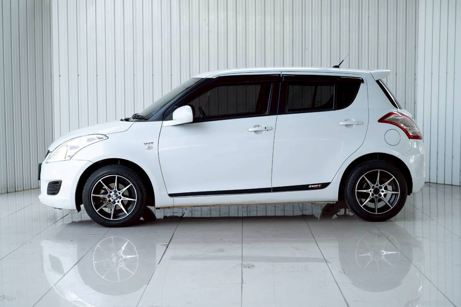 2015 SUZUKI SWIFT 1.25 GL MT