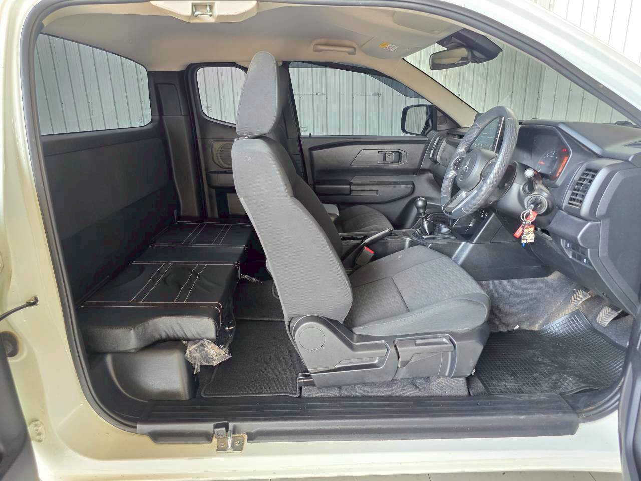 2025 MITSUBISHI TRITON Ext.Cab